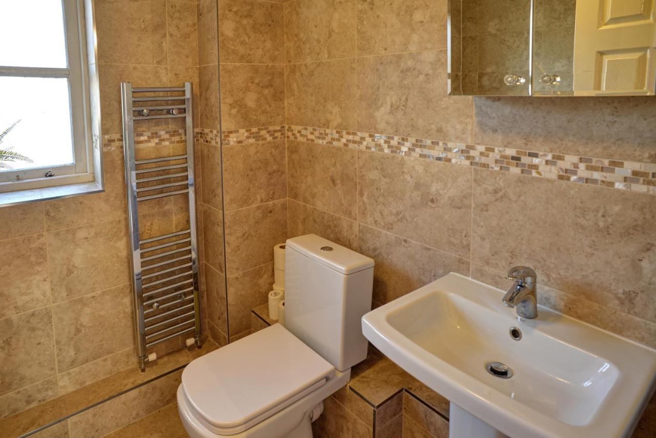 Modern & Spacious - Walk To London Excel- Parking Luaran gambar